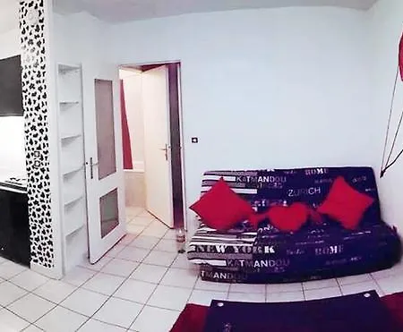 Studio In A Private Building With Parking Lyon