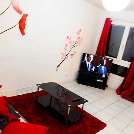 Studio In A Private Building With Parking *