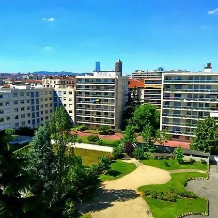 Lägenhet Studio In A Private Building With Parking *